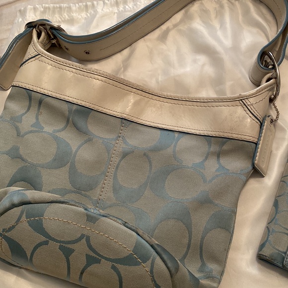 COACH TOTE PURSE - Picture 3 of 4